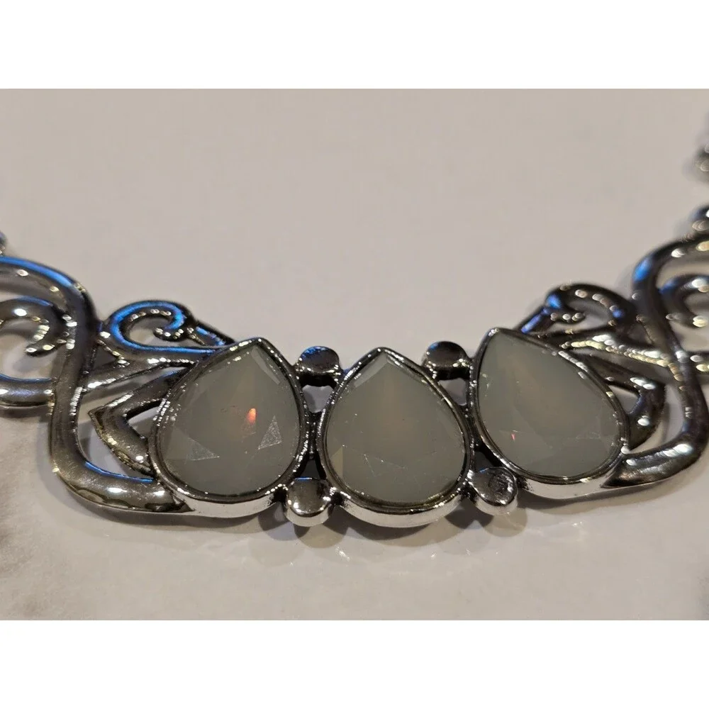 Silver Tone Scrollwork Necklace White Acrylic Teardrop Statement Necklace #1108
